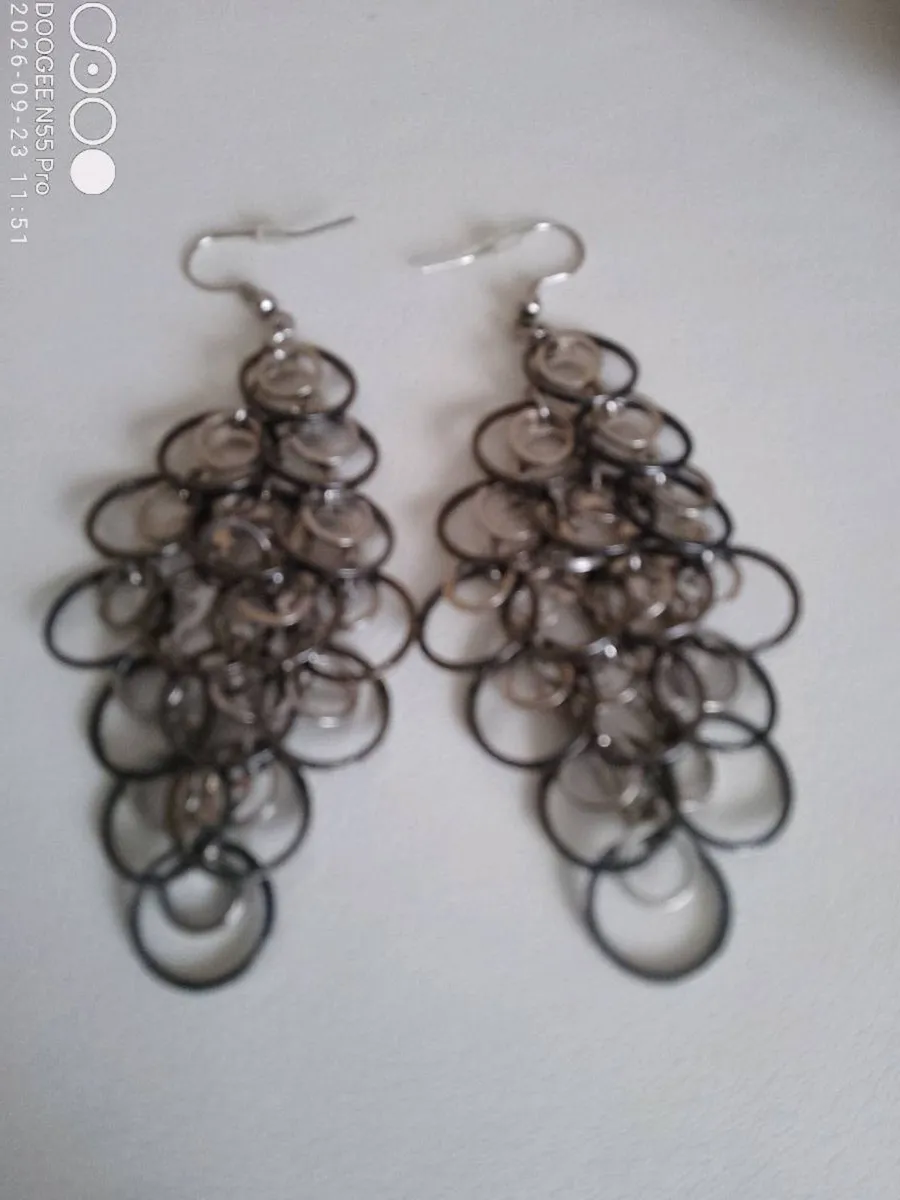 Women's Vintage Chandelier Earrings - Image 3