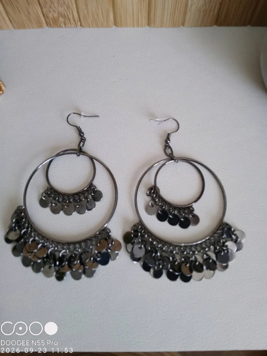 Women's Vintage Drop Style Earrings - Image 1