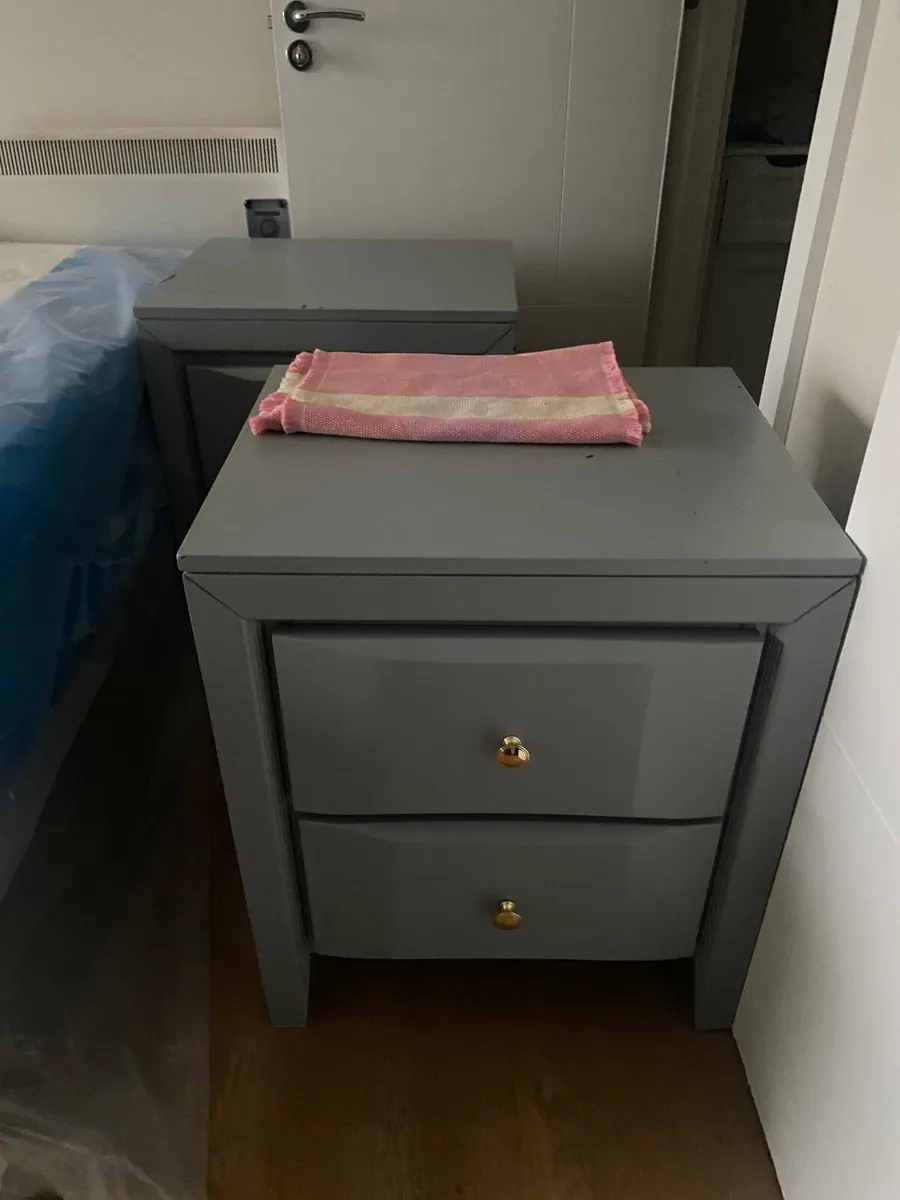 Pair of Bedside lockers €30 - Image 1