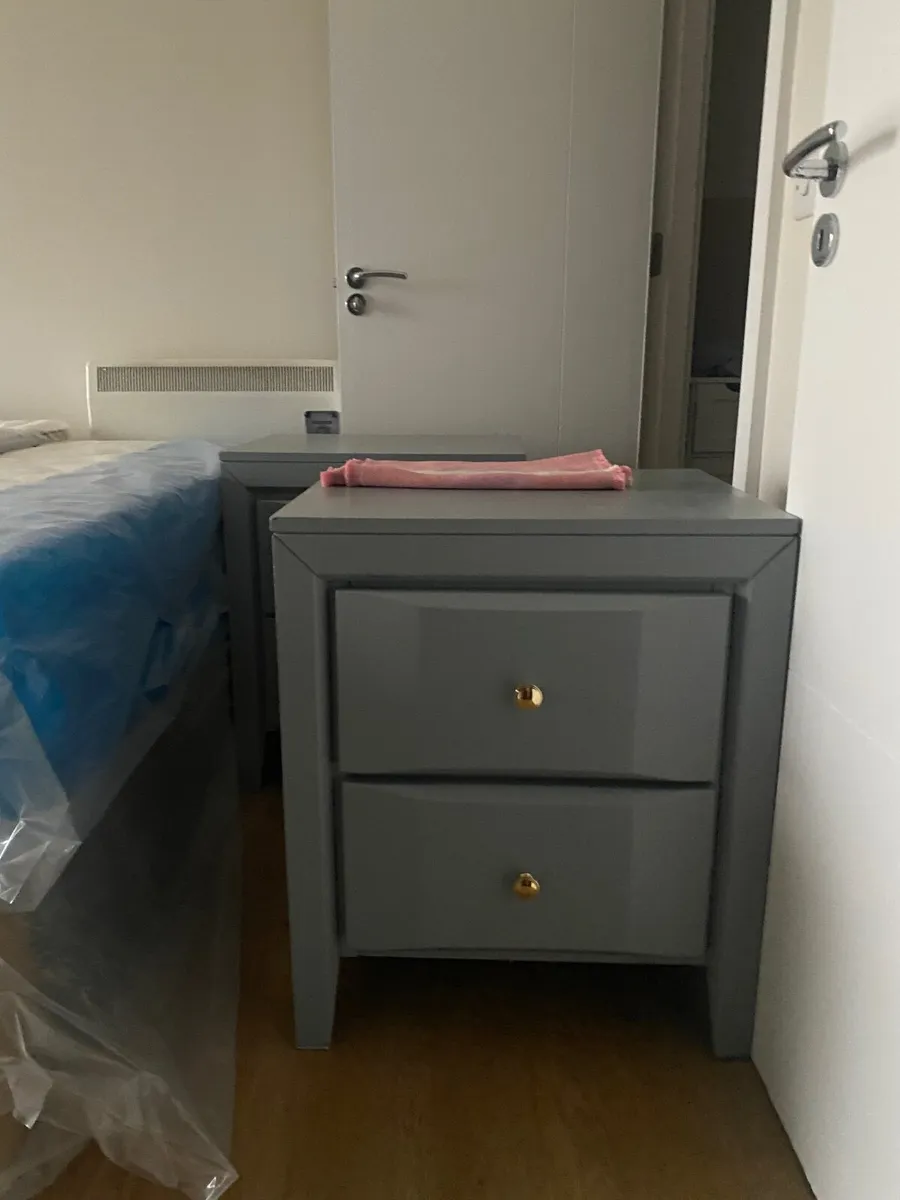 Pair of Bedside lockers €30 - Image 2