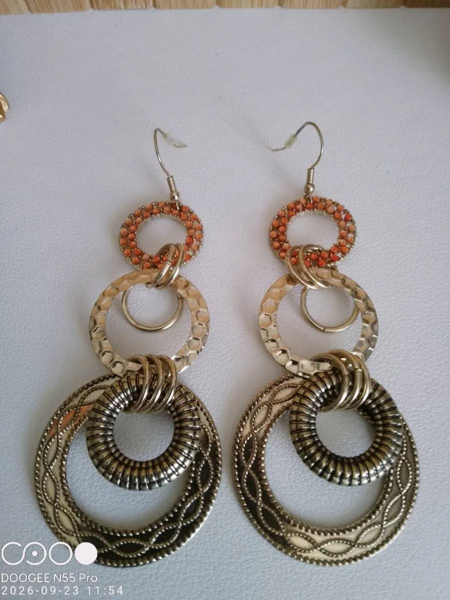 Women's Vintage Drop Style Earrings - Image 1
