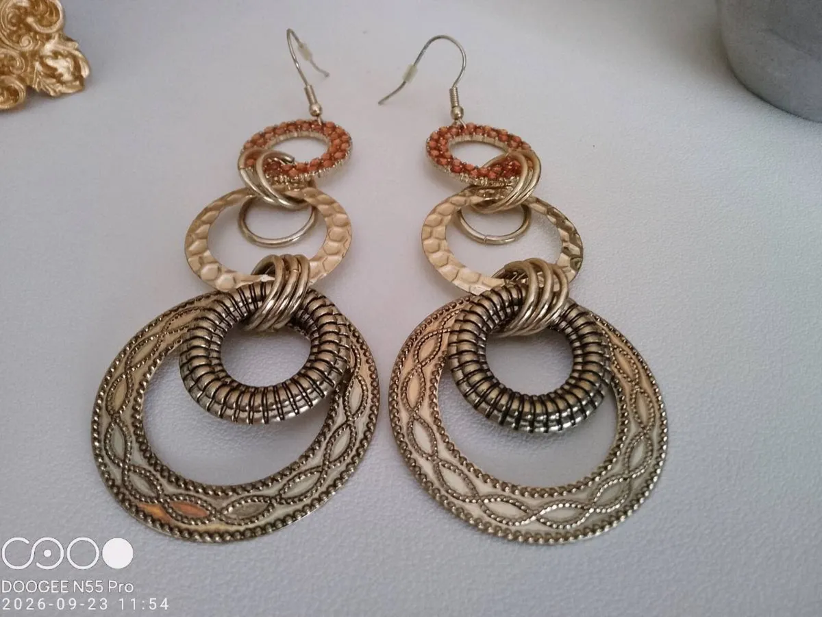 Women's Vintage Drop Style Earrings - Image 2