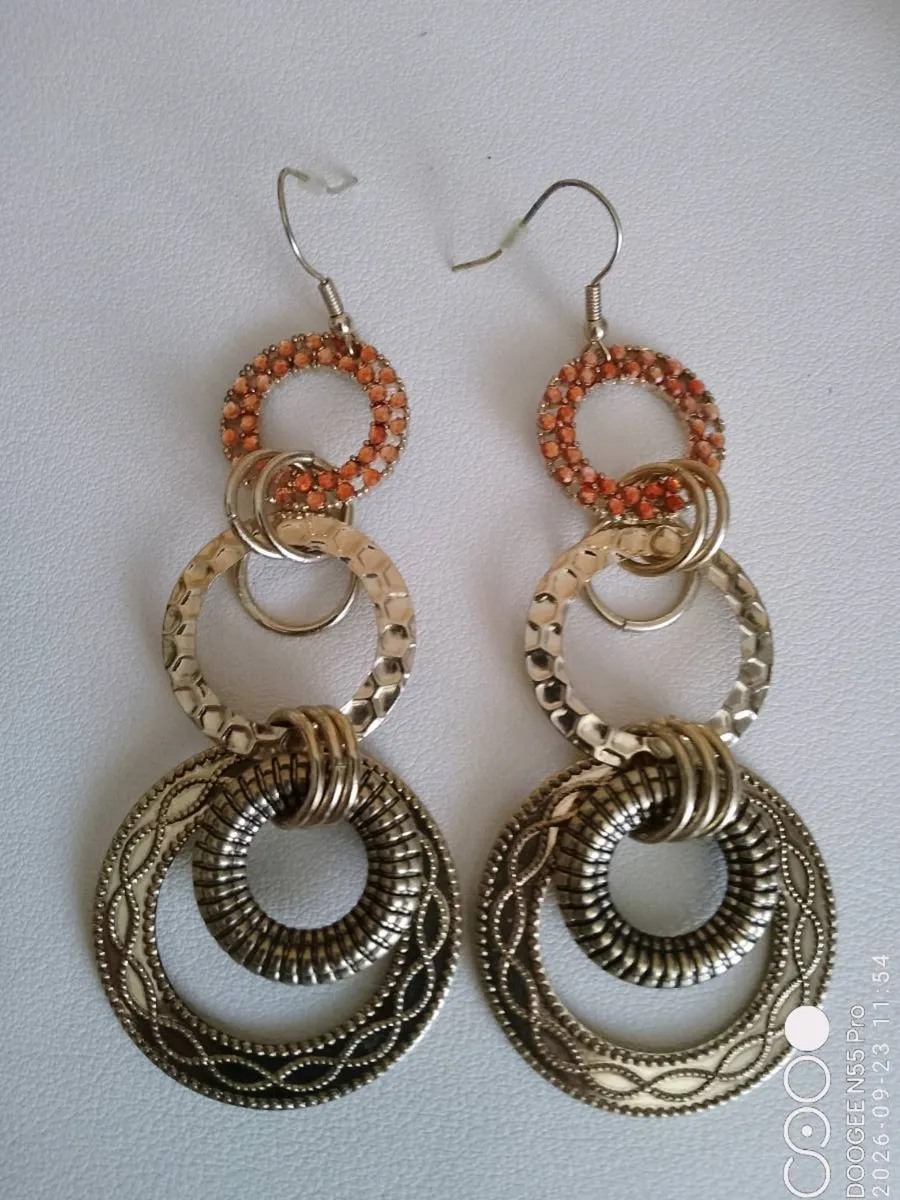 Women's Vintage Drop Style Earrings - Image 3