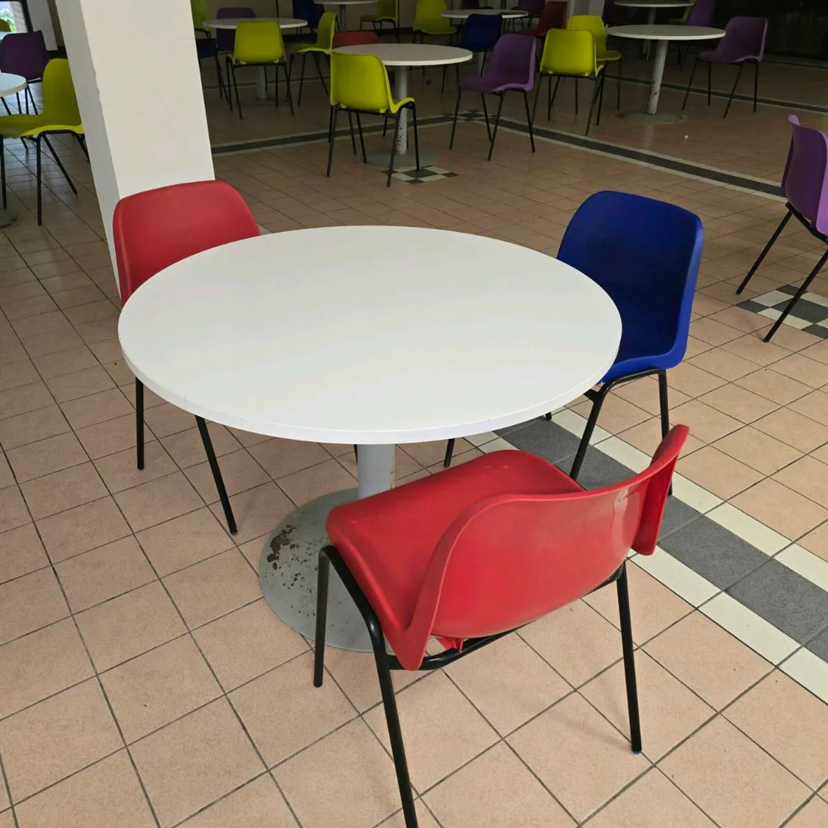 Canteen furniture - Image 1