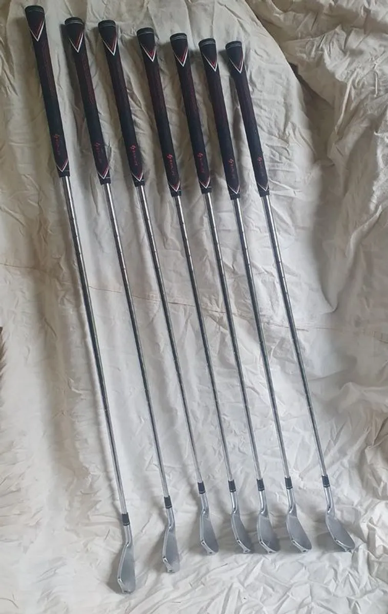 Taylormade p790 irons - Image 1