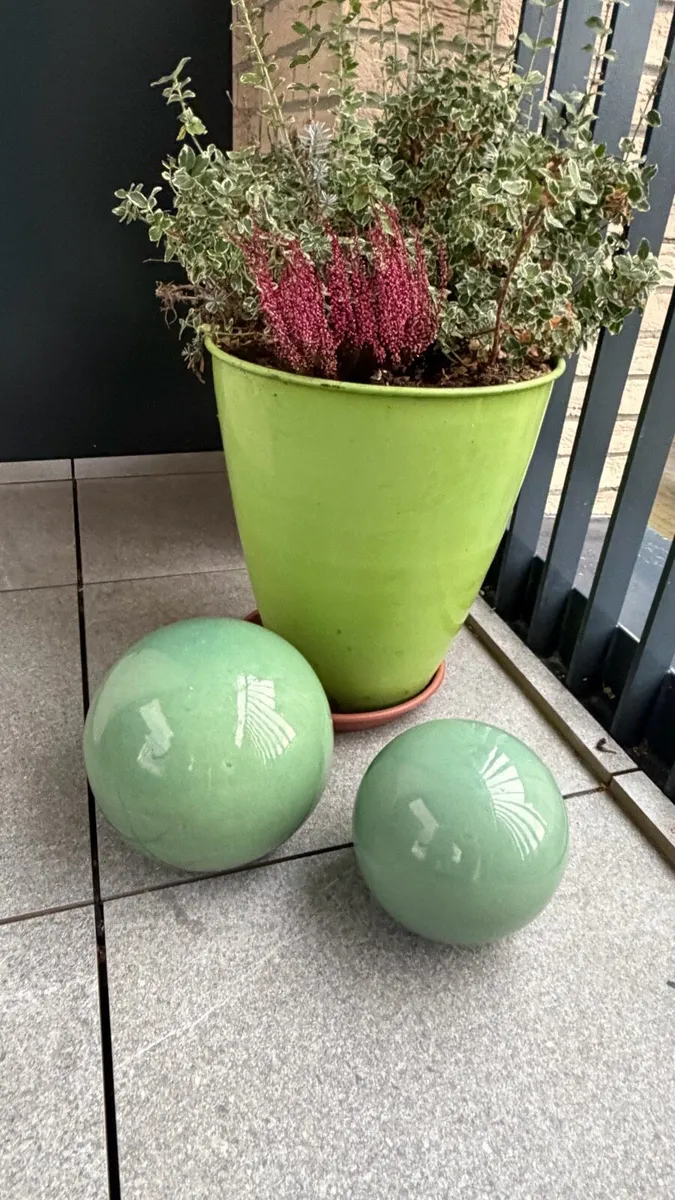 2 ceramic decorative balls - Image 2