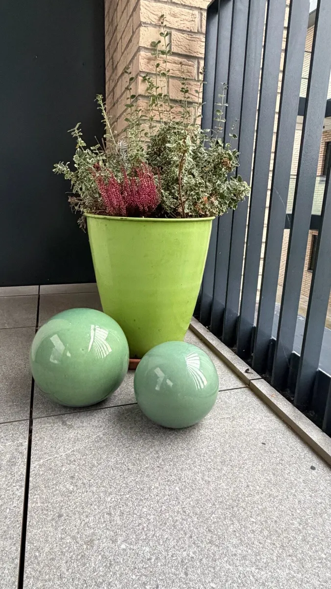 2 ceramic decorative balls - Image 3