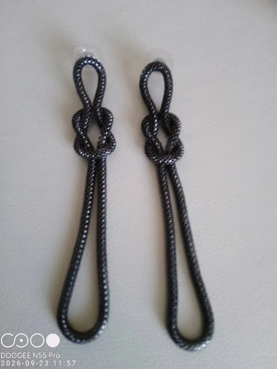 Women's Drop Style Earrings - Image 1