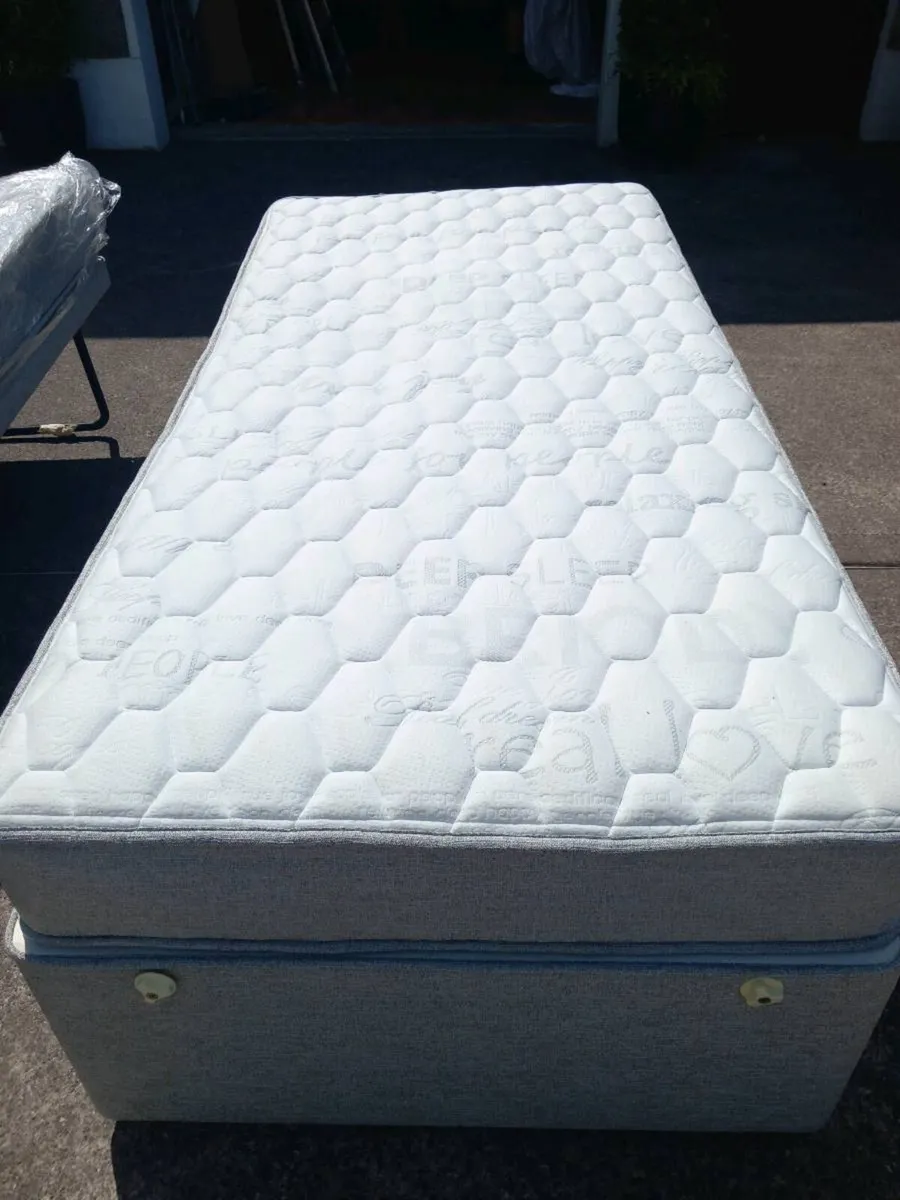 Bed - Image 4