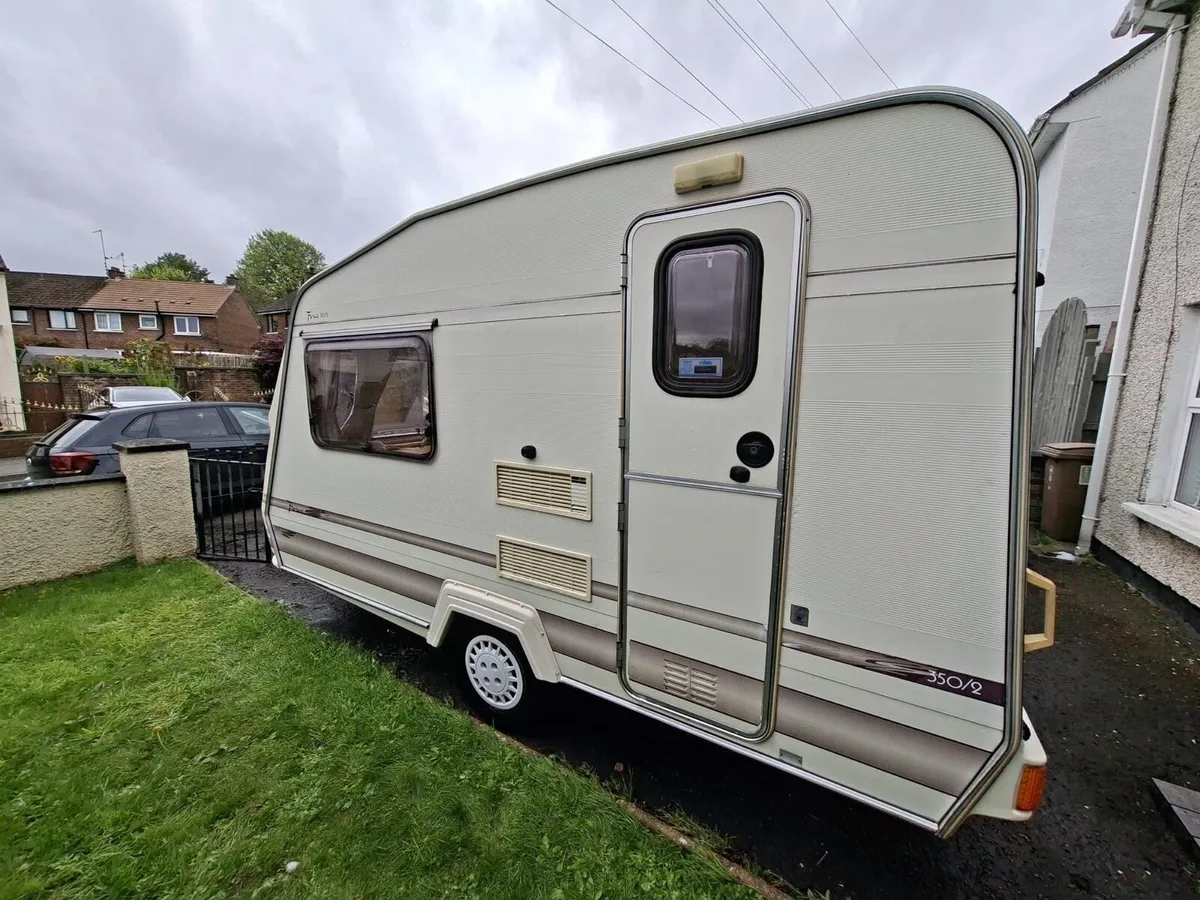 Eldiss 2/3 berth 750kgs & remote mover & Awning - Image 3
