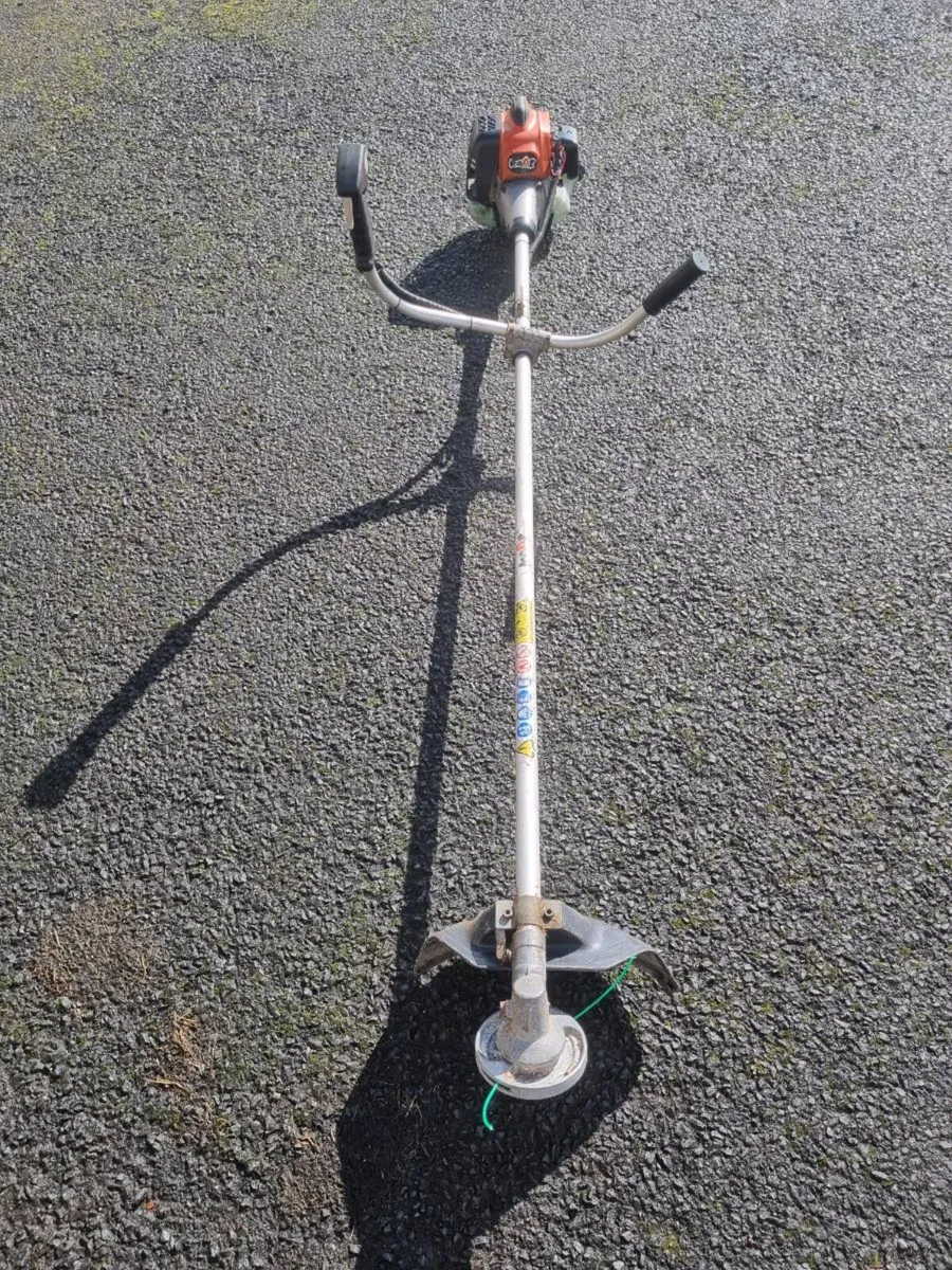 Grass strimmer - Image 1