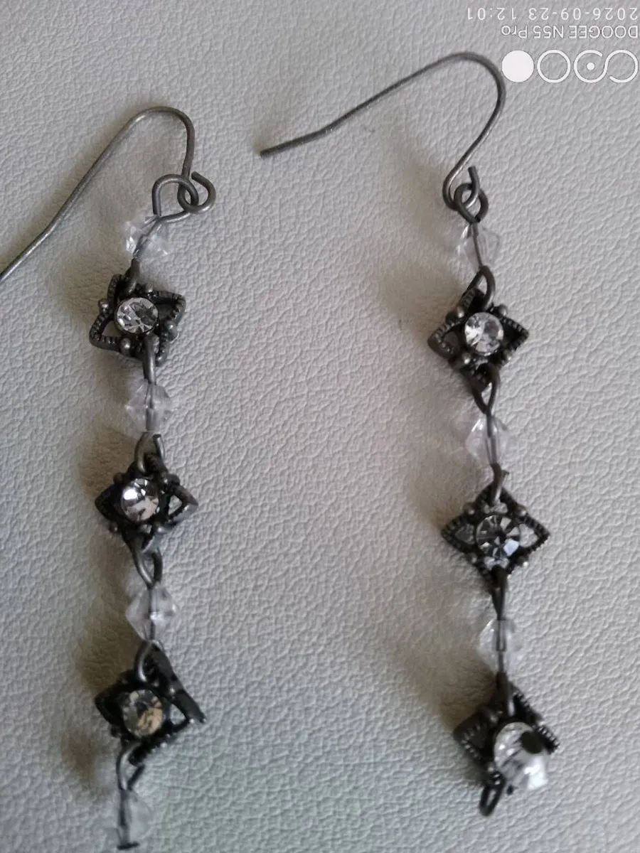 Women's Vintage Drop Style Earrings - Image 3
