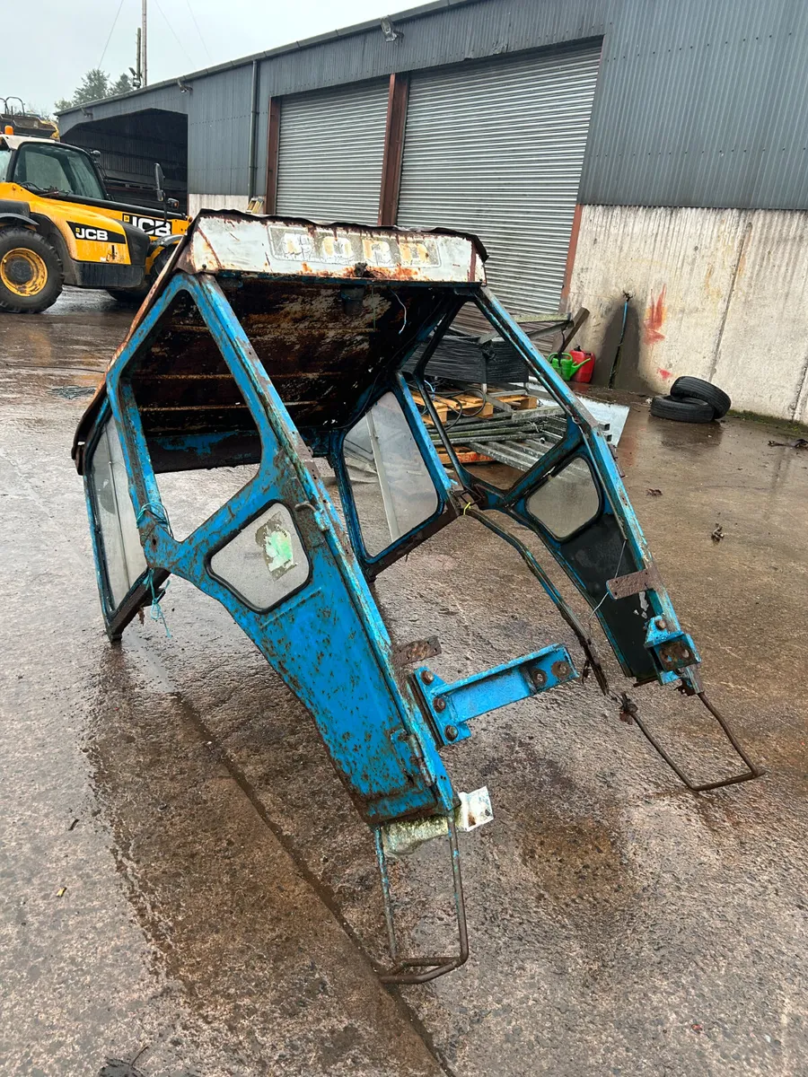 Ford 4000 / 4600 Safety Cab - Image 2