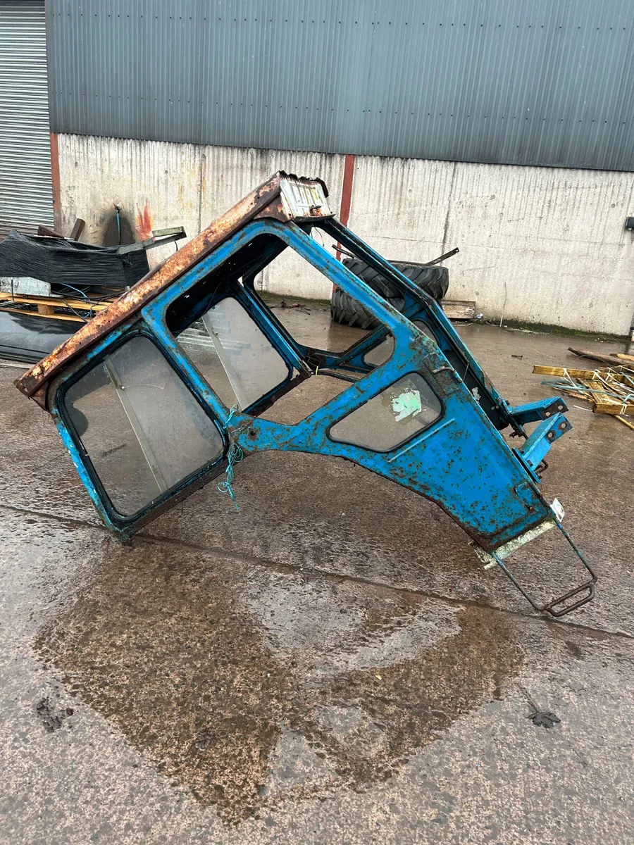 Ford 4000 / 4600 Safety Cab - Image 1