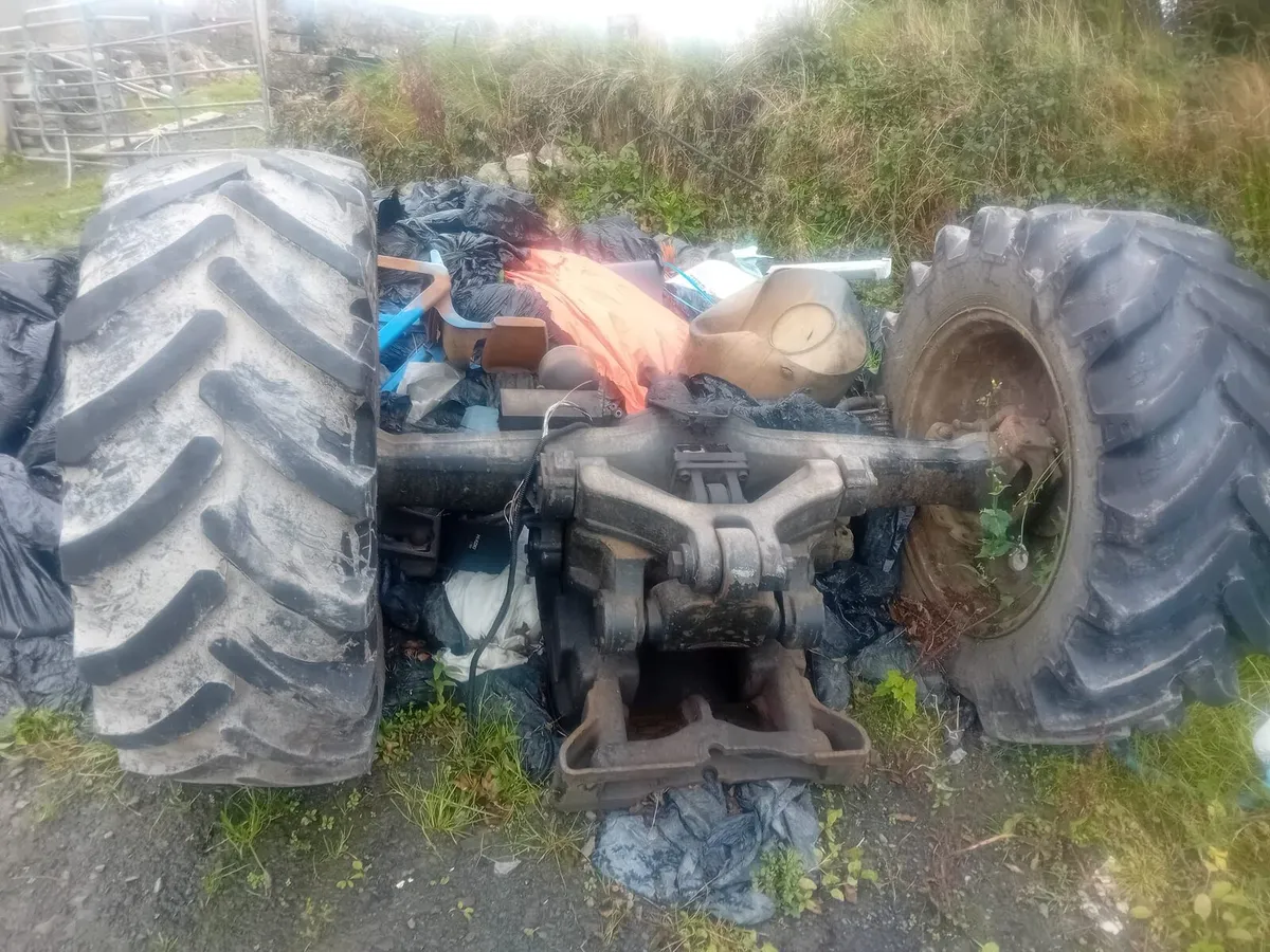 Crashed tractor - Image 3