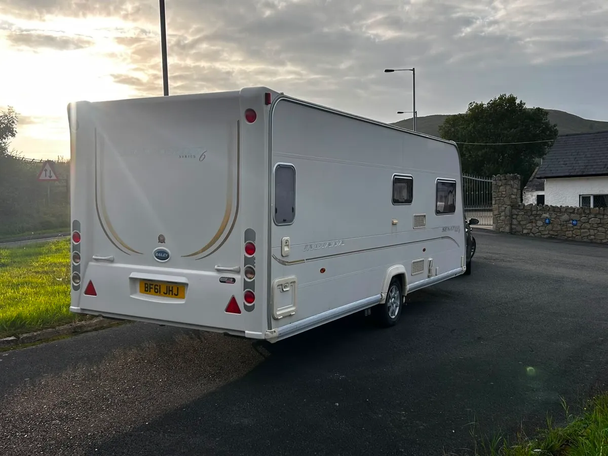 Bailey Senator 4 berth fixed bed Year 2010 - Image 3