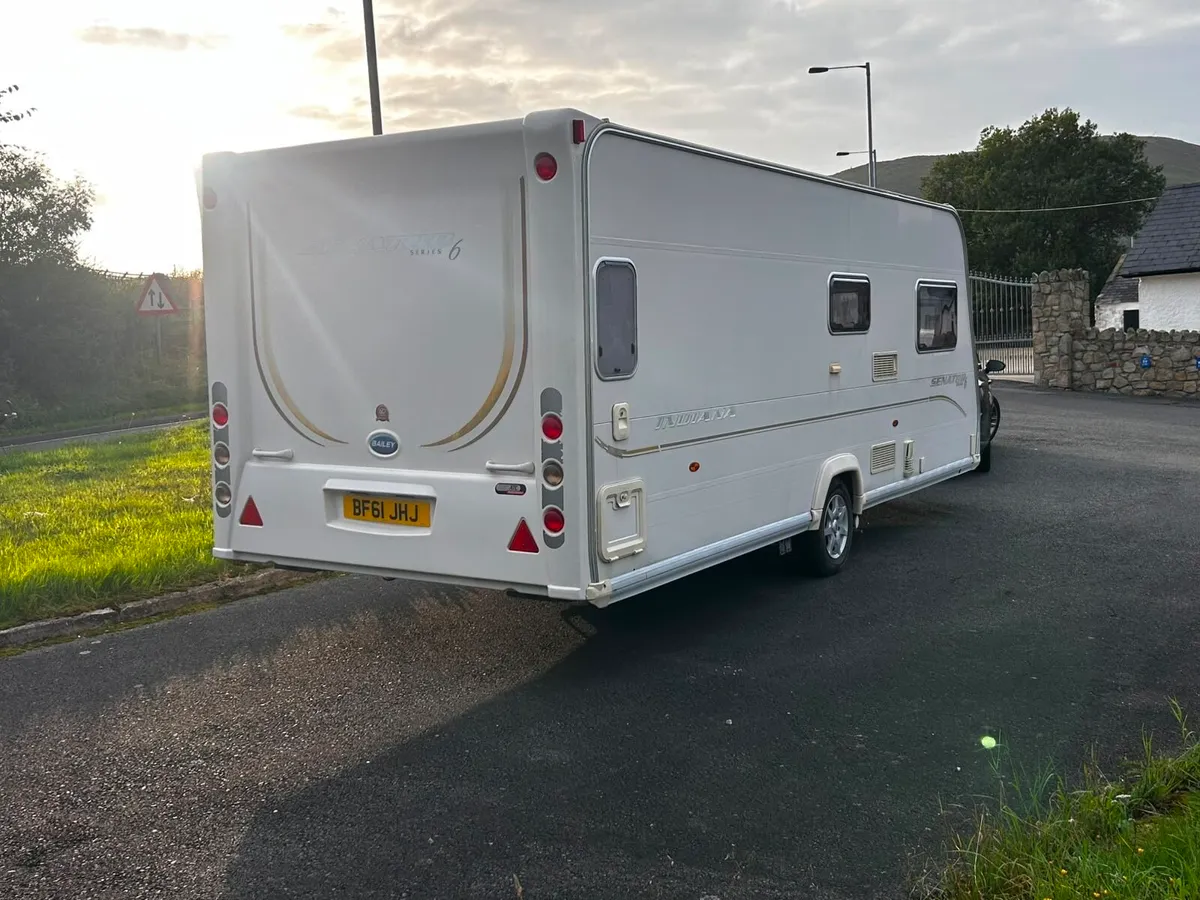 Bailey Senator 4 berth fixed bed Year 2010 - Image 4