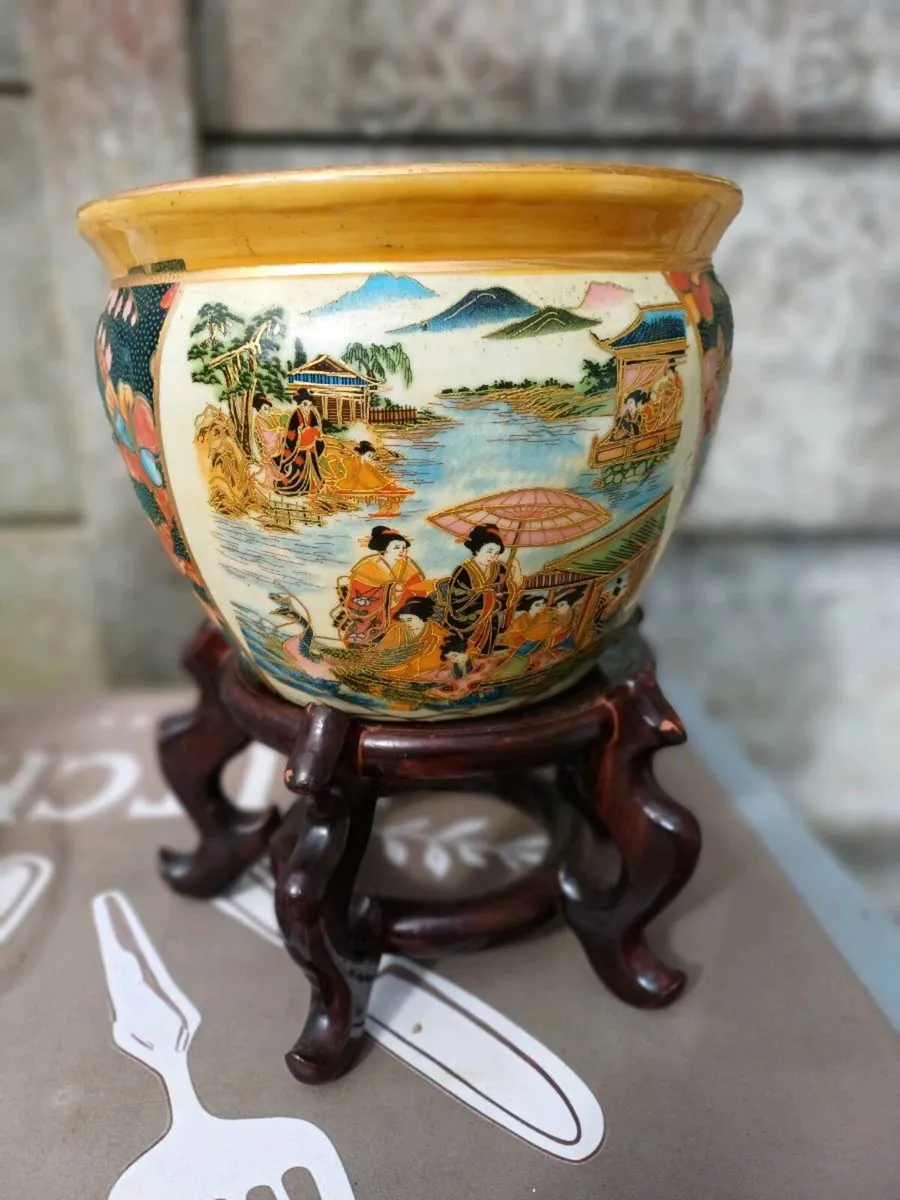 Vintage Chinese Plant Pot - Image 1