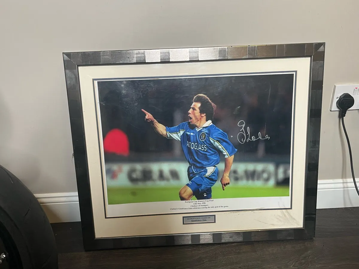 SIGNED GIANFRANCO ZOLA PICTURE FRAME - Image 2
