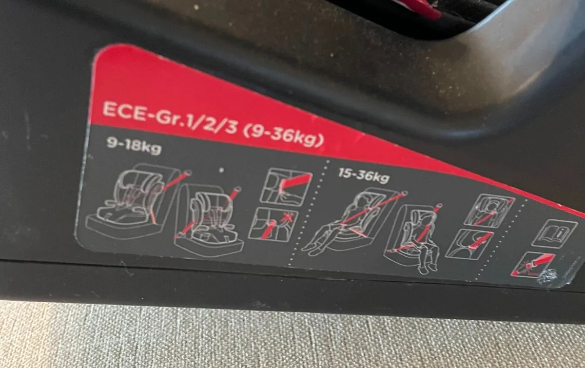 Childs car seat. - Image 2