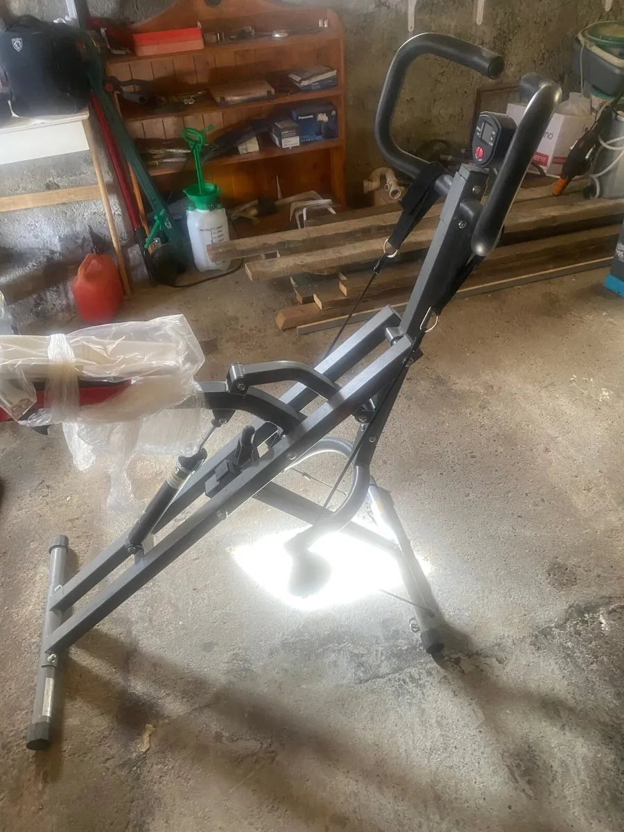 Sunny Squat exercise machine - Image 1