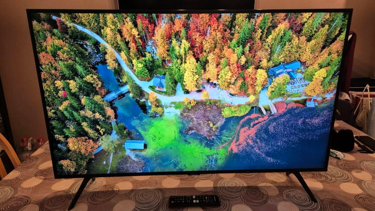 Samsung 43” 4K UHD Smart TV - Image 4