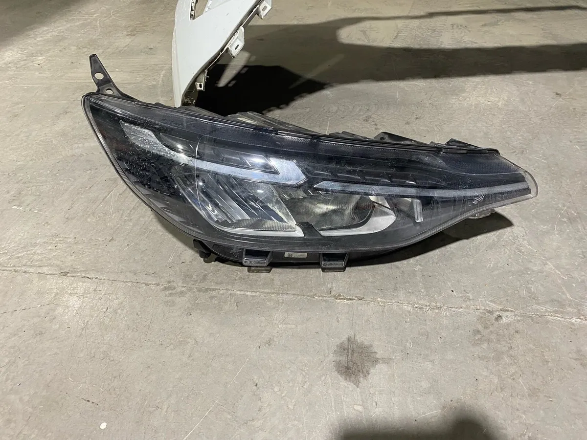 2025 ford transit custom bumper and headlight - Image 4