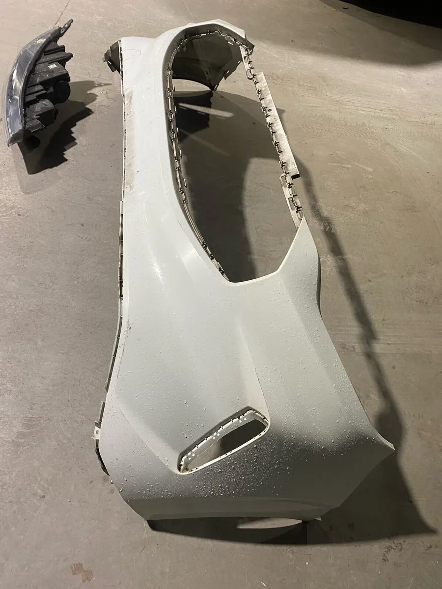 2025 ford transit custom bumper and headlight - Image 3