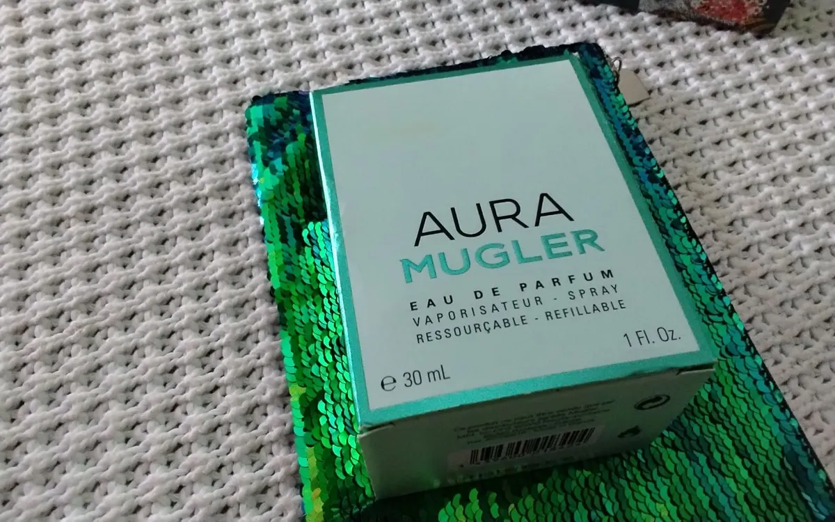 Mugler Aura edp 30ml with cosmetics bag new unused - Image 1