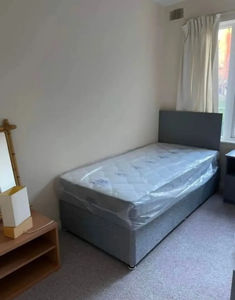 New Berlin Bed Sets free Delivery
