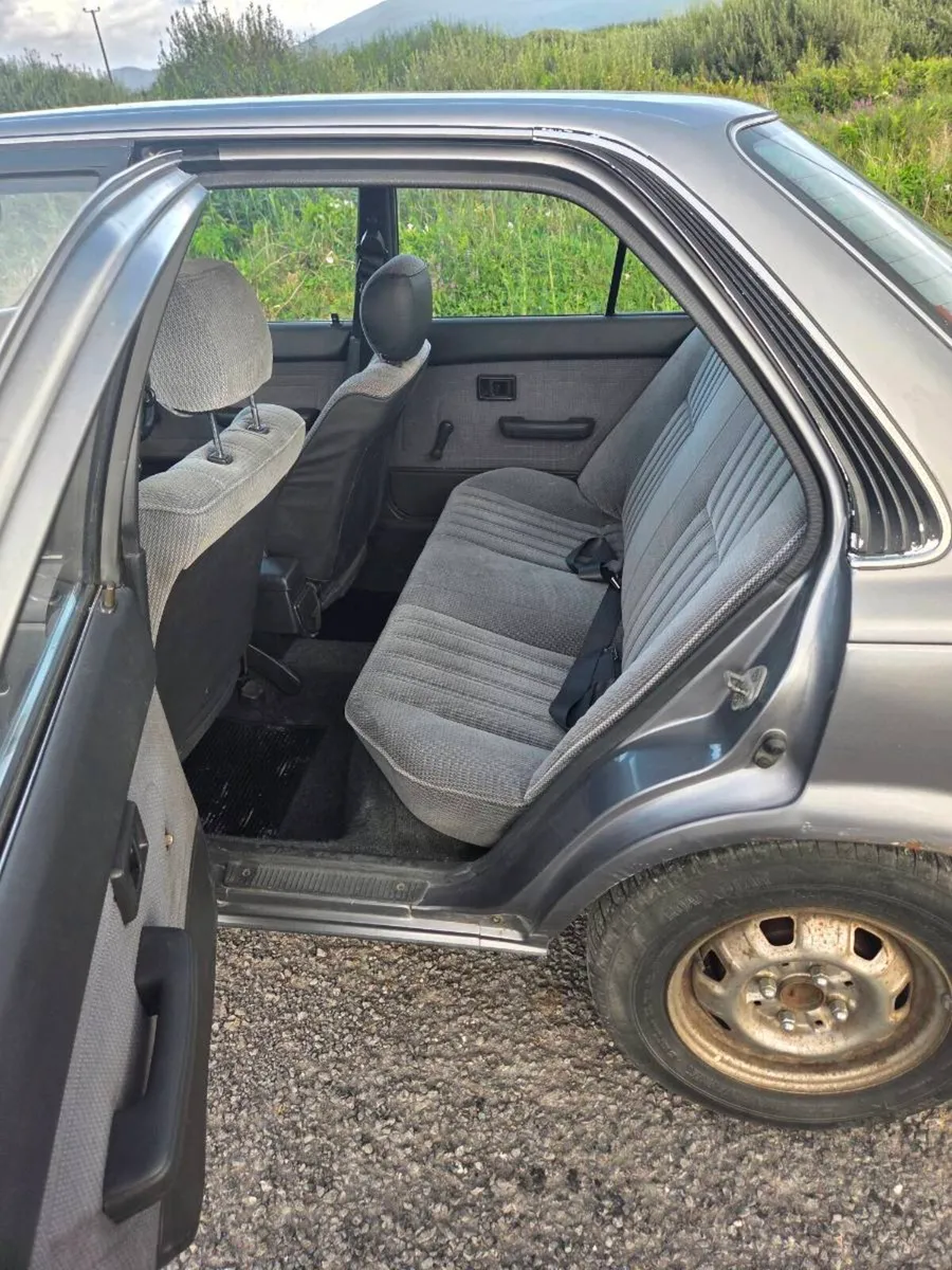 1990 toyota corolla 1.8 diesel  automatic - Image 4