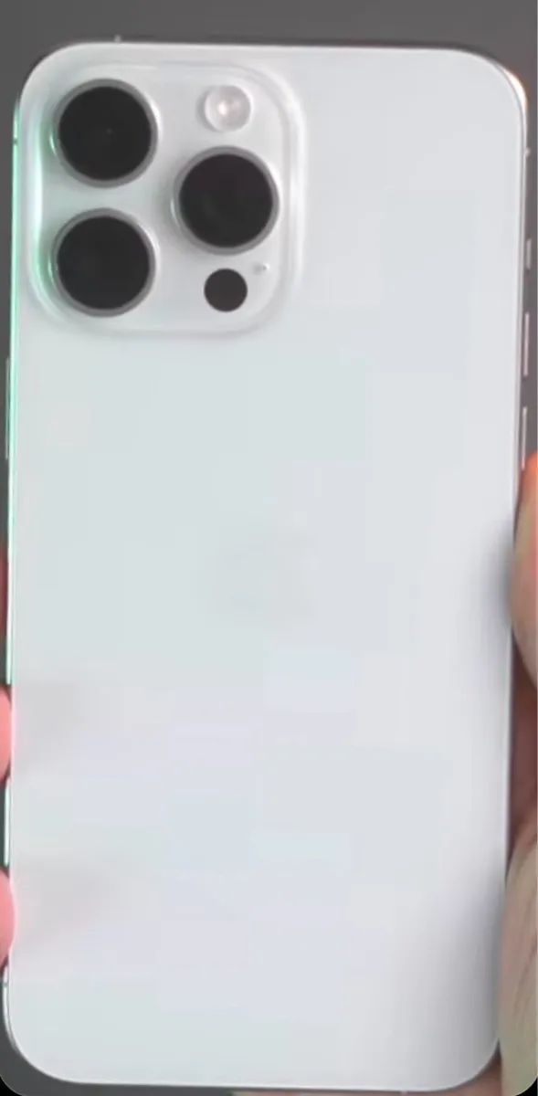 Apple 15 Pro Max - White - Image 2