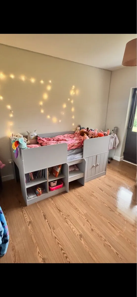 Midsleeper bed
