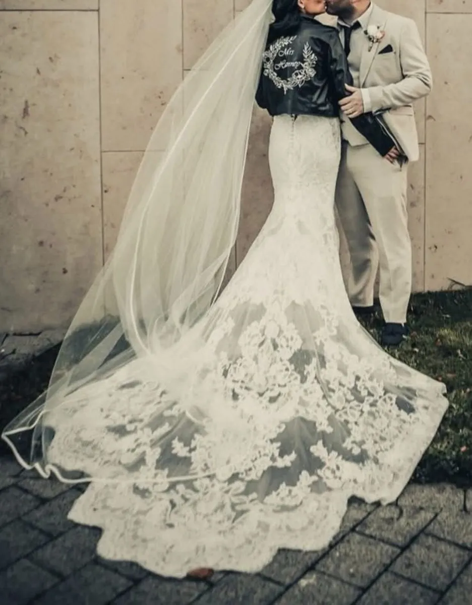 Enzonai wedding dress and matching veil - Image 4