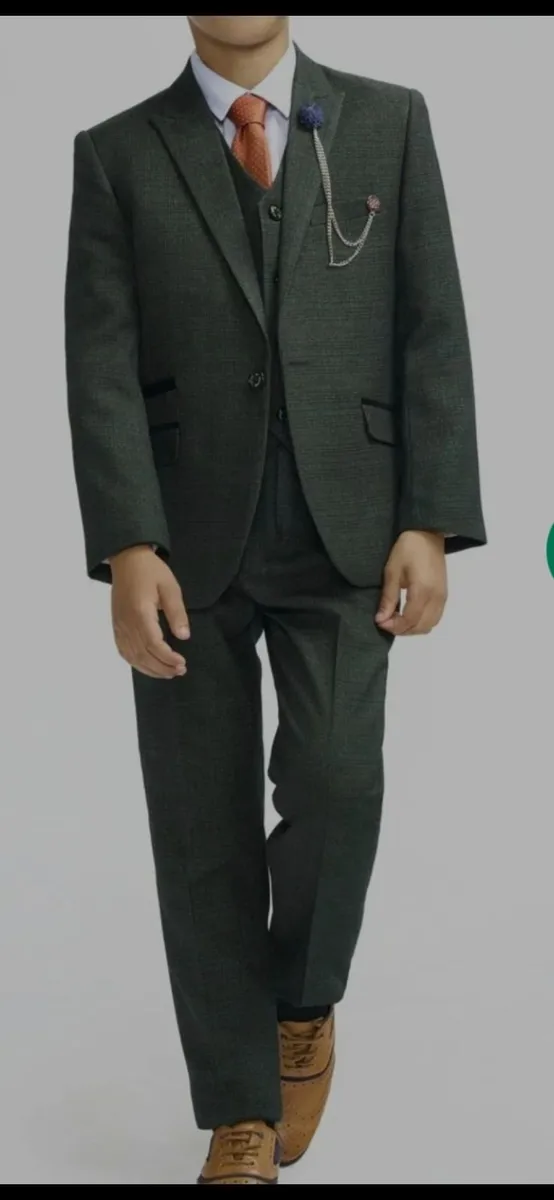 Boys 3 piece suit from cavani - Image 4