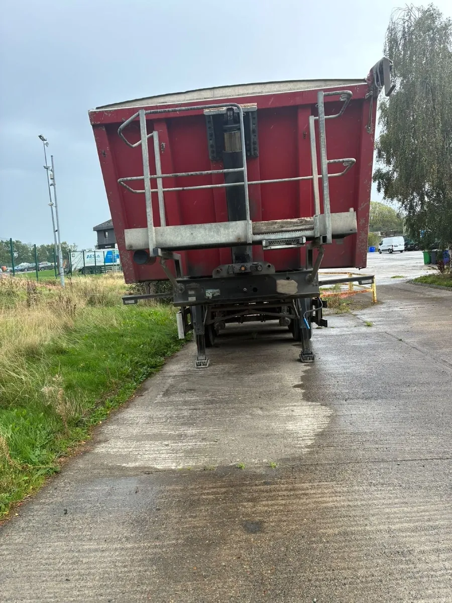 Artic Tipping Trailer - Image 1