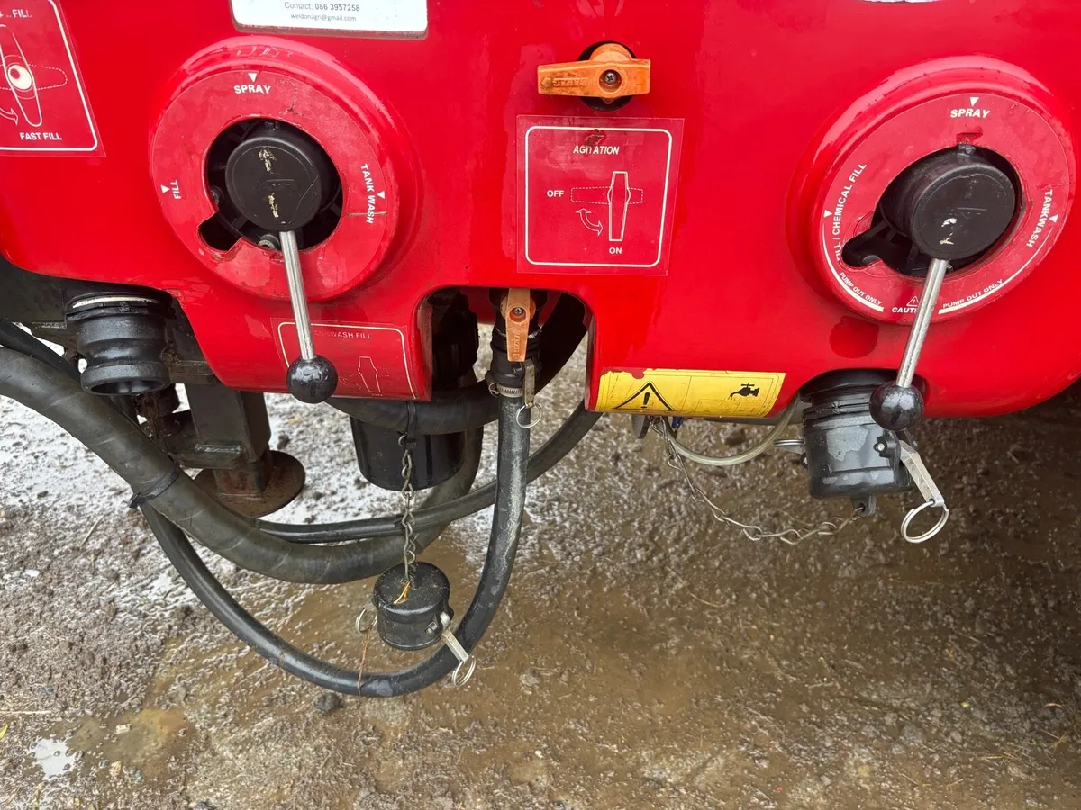 3000L Case Sprayer 24m - Image 4