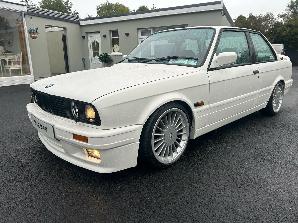 BMW e30 325i sport - Image 2