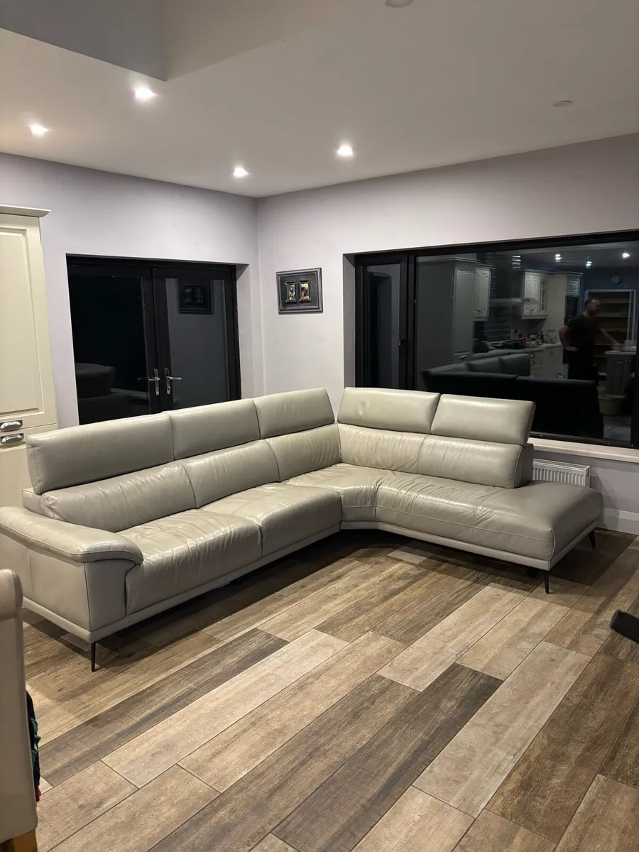 Leather Corner suite - Image 1