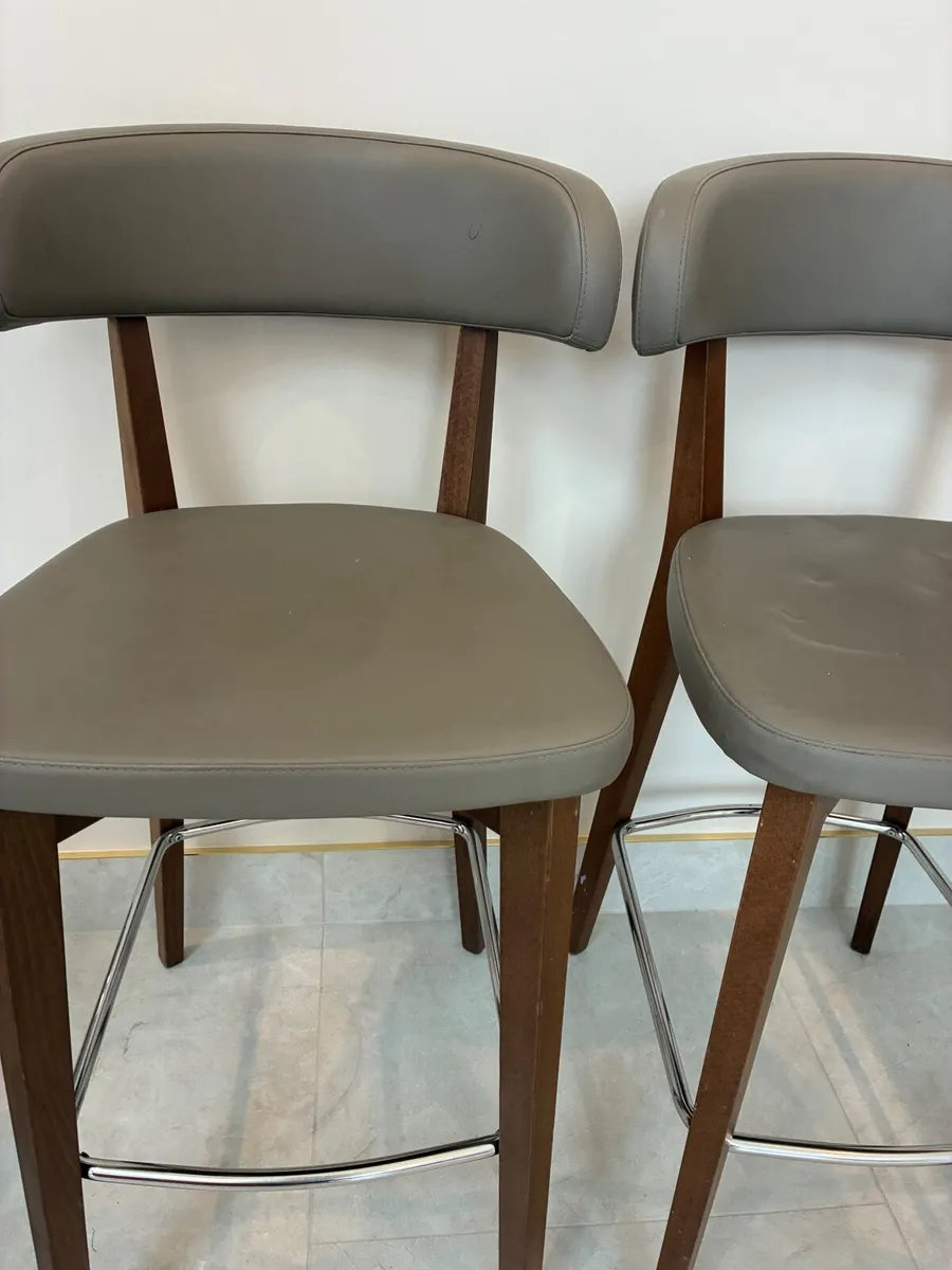 Bar stool - Image 1