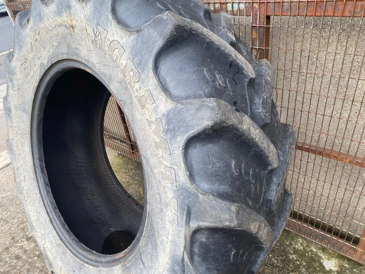 TRACTOR TYRE 420/85R28 (16.9R28)BKT AGRIMAX RADIAL - Image 3