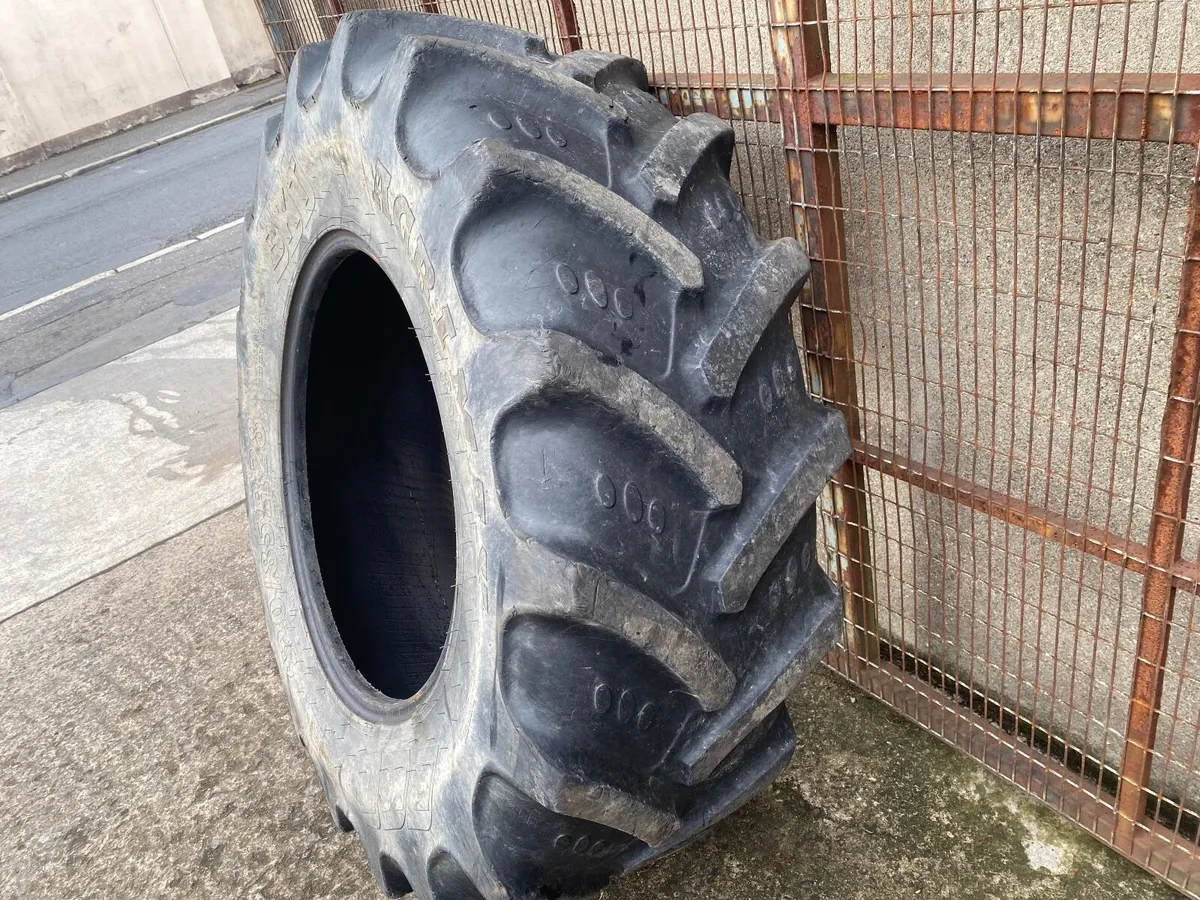 TRACTOR TYRE 420/85R28 (16.9R28)BKT AGRIMAX RADIAL - Image 1