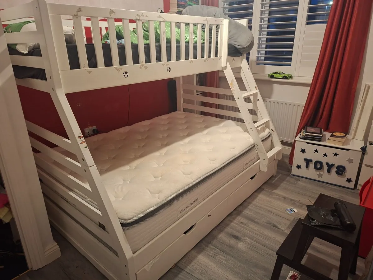 Double Bed - Image 2