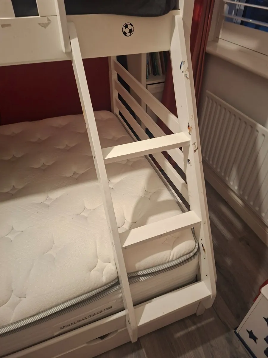 Double Bed - Image 3