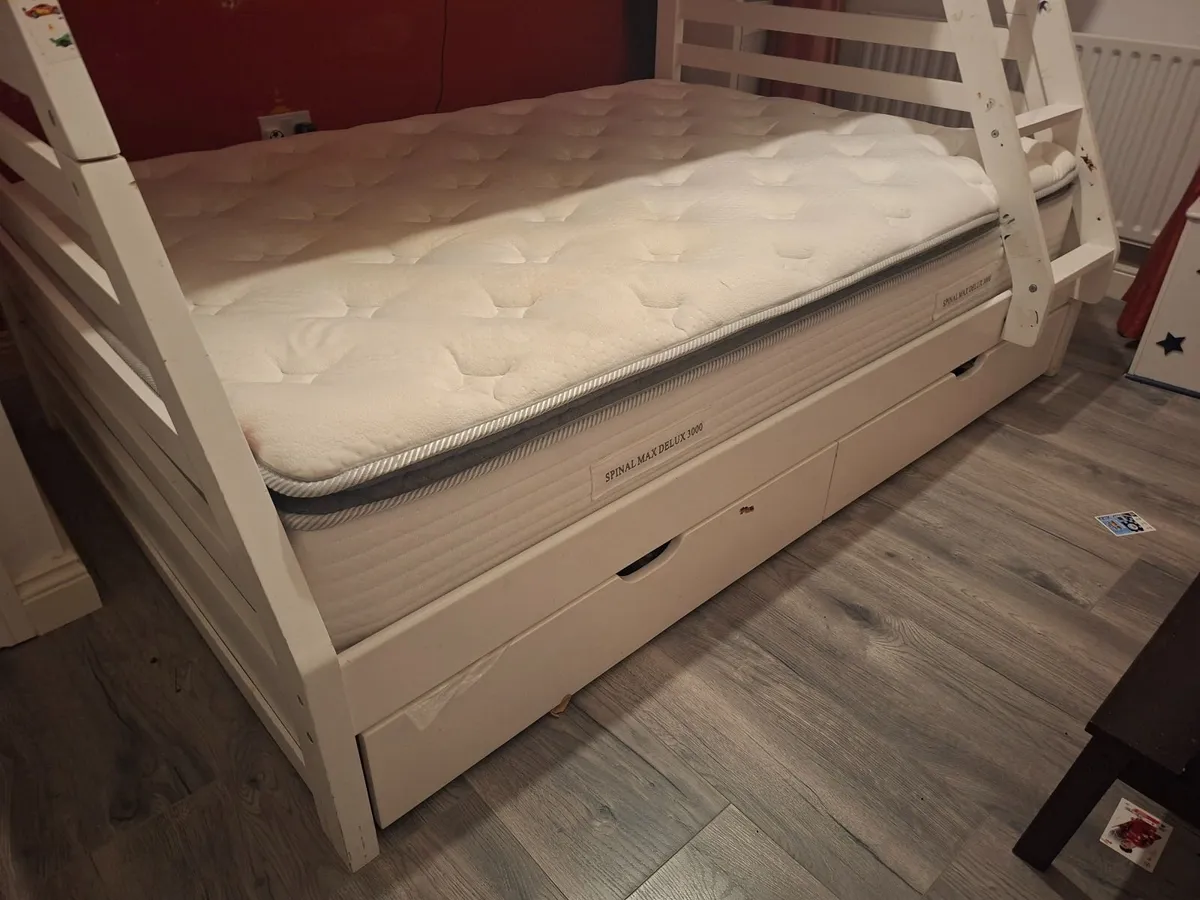Double Bed - Image 4