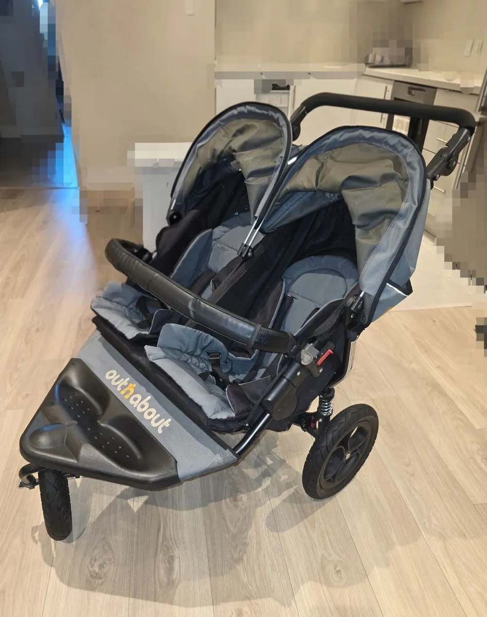 Out N About double stroller Immaculate - Image 4