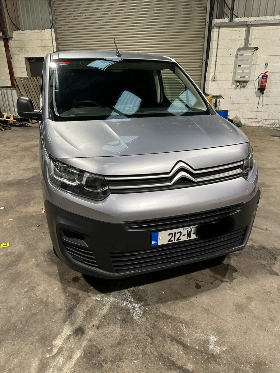 2021 Berlingo 1.5 diesel 5 Speed ( Not Crashed) - Image 1
