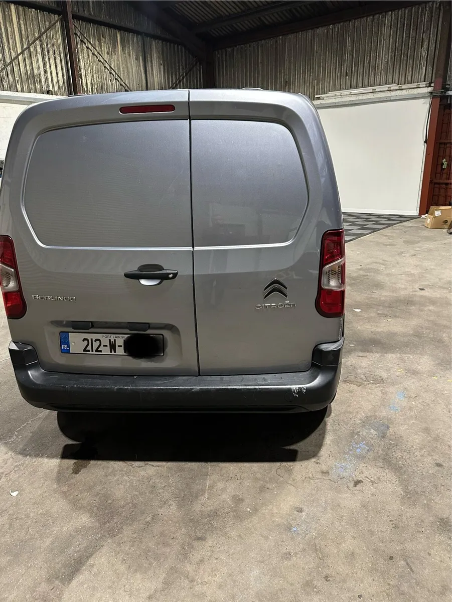 2021 Berlingo 1.5 diesel 5 Speed ( Not Crashed) - Image 3