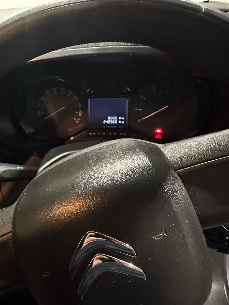 2021 Berlingo 1.5 diesel 5 Speed ( Not Crashed) - Image 4