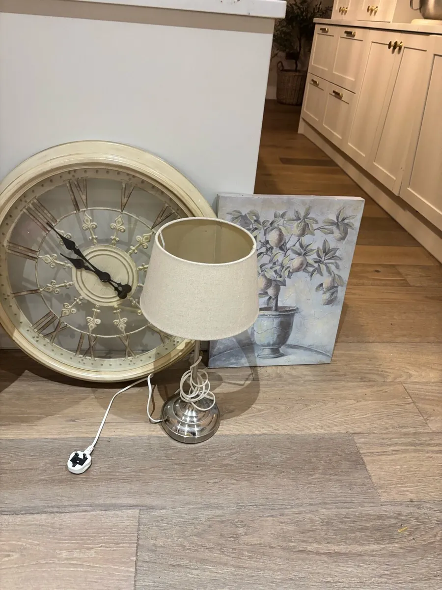 Lamps , clock and picture - Image 1